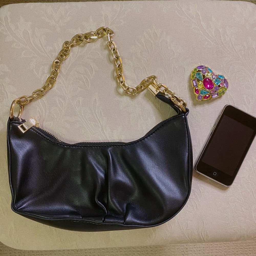 Dumpling shoulder bag